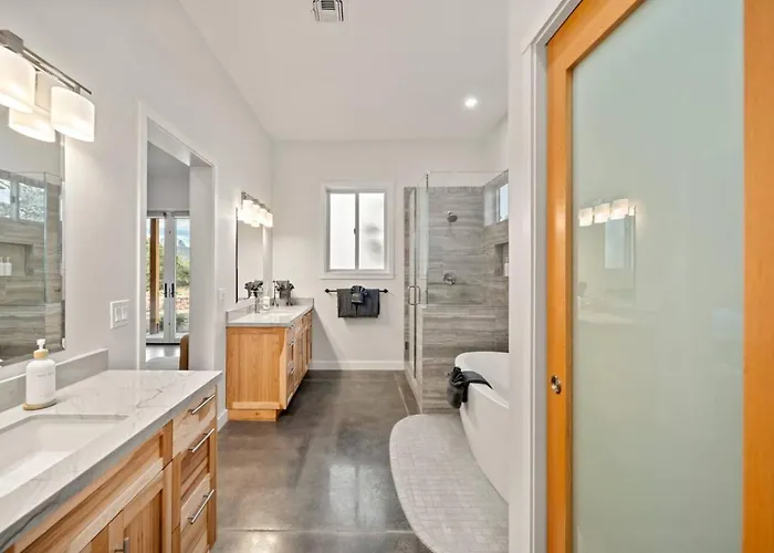 Dom wakacyjny New Build W Epic Views Walk To Chapel Trails *