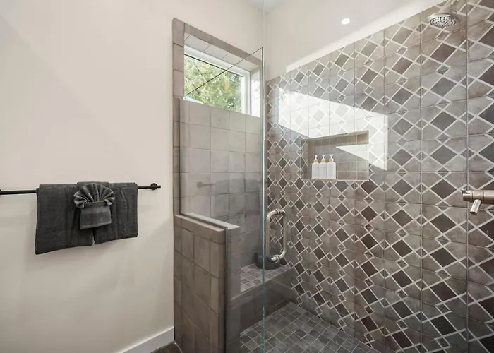 New Build W Epic Views Walk To Chapel Trails *